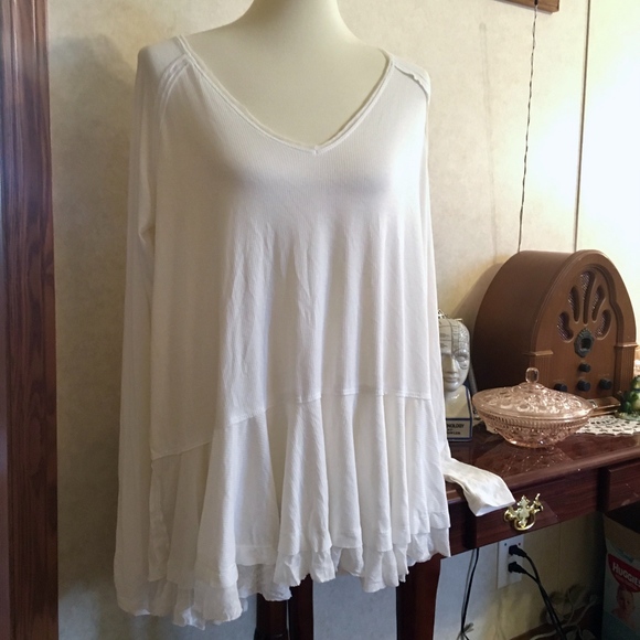 Free People Tops - NEW FREE PEOPLE Oversized White Top Large